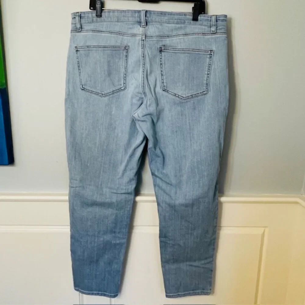 Eileen Fisher Boyfriend Jeans Organic Cotton 14 Light Wash Denim (36x28) - Picture 4 of 8
